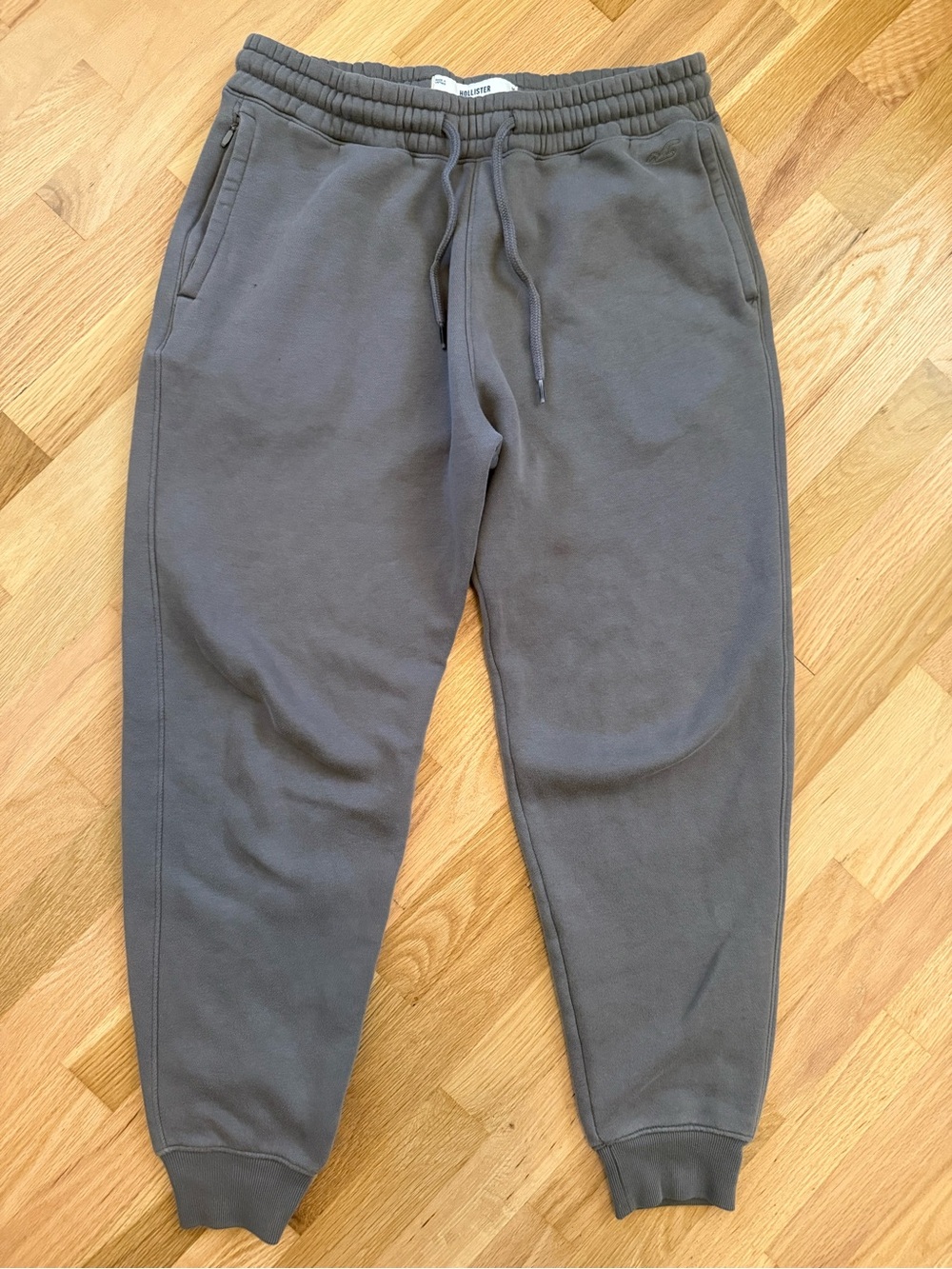 Men's Hollister Gray Jogger Pants - Size Medium